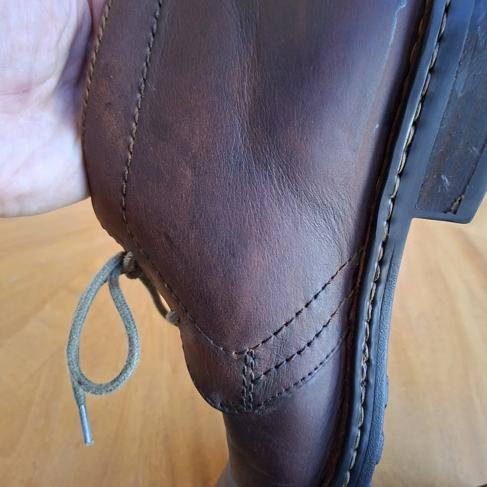 Born Men's Harrison Boot 9.5/43 Canyon Brown Leather Casual Chukka Lace up M9431